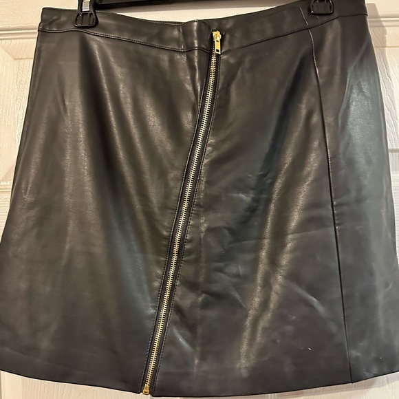Gianni Bini Faux Leather Mini Skirt - Picture 1 of 2